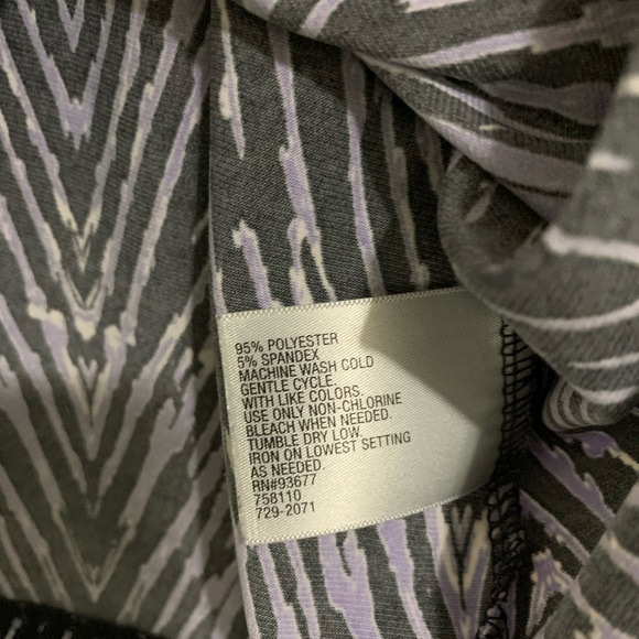 WORTHINGTON Top Blouse black Purple Flowy Jersey Print PS - Picture 8 of 8